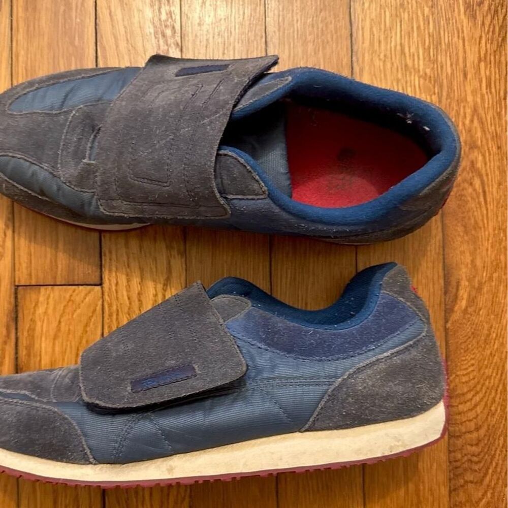 Vintage Diesel Women's Navy and Blue Trainers